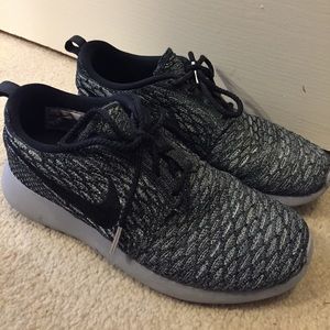 Nike Knit Running Shoe Gray Size 8